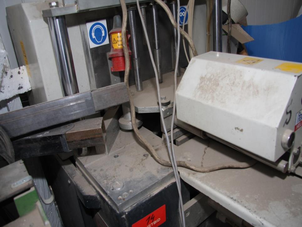 Máquinas de fabrico de janelas-2